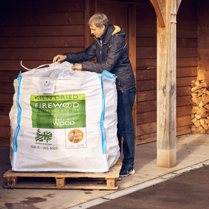 Unpacking a 1.2m3 bulk bag of kiln dried hardwood logs